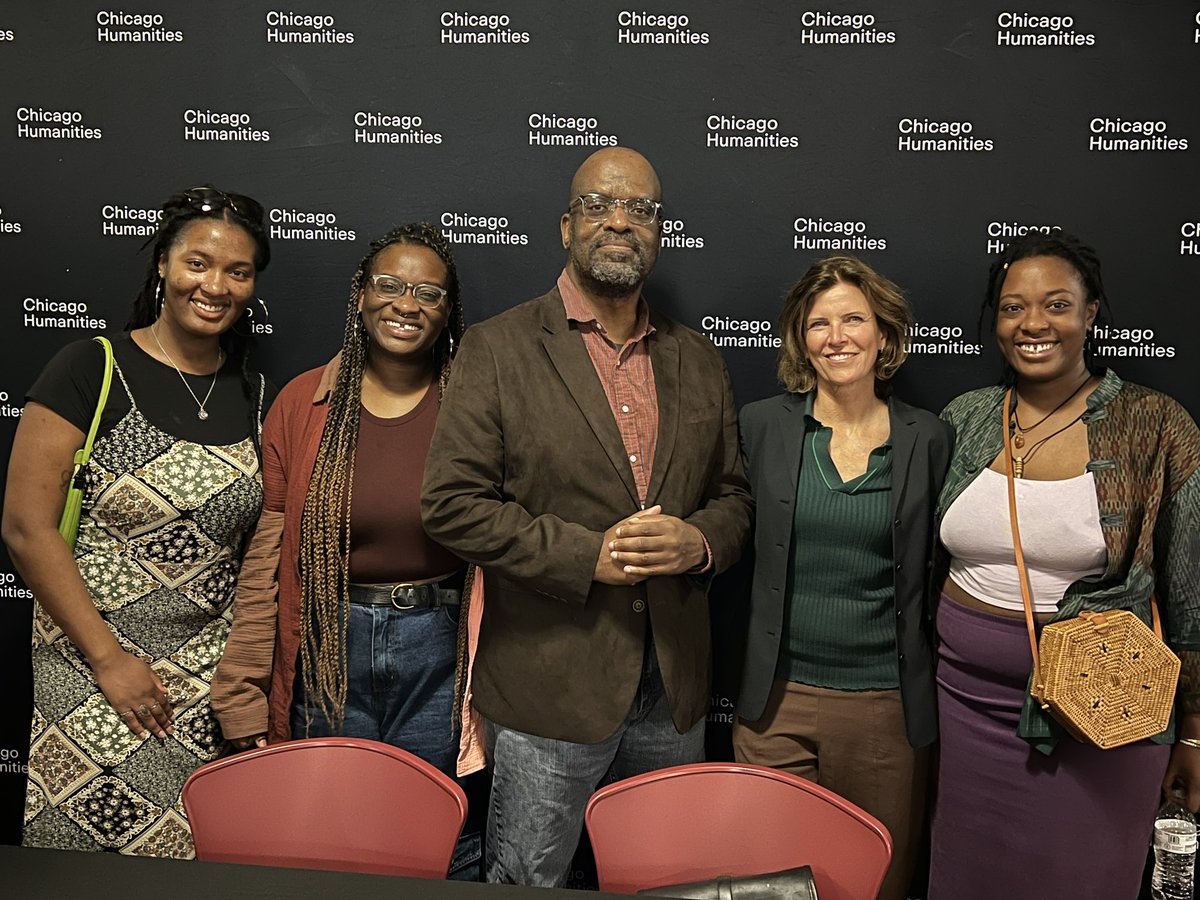 Gang & the Kool: Architect Jeanne Gang of @studiogang and the Bey Crew after tonight’s Chicago Humanities Festival event.