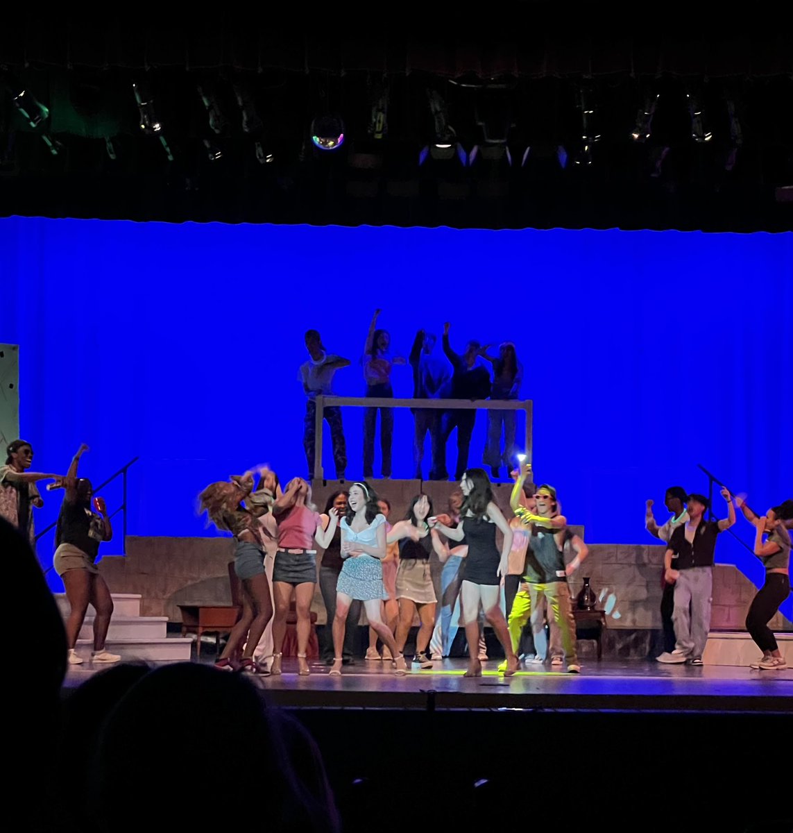 Mean Girls, 2nd time! You know it’s so damn good when I saw it twice, right? I am super impressed by the amazing talents of the <a href="/CHStage_/">CHStage</a> They’re all truly STARS⭐️ Catch their only matinėe show today at 1PM gofan.co/app/school/MD2…