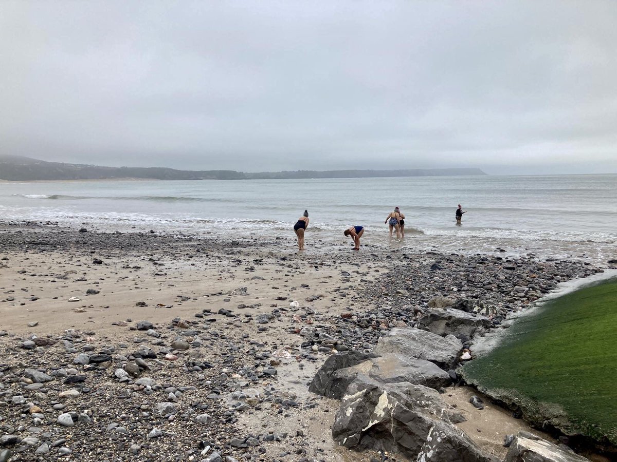 LynnetteJones10's tweet image. Little mid morning dip! #oxwichbay #girlsweekend