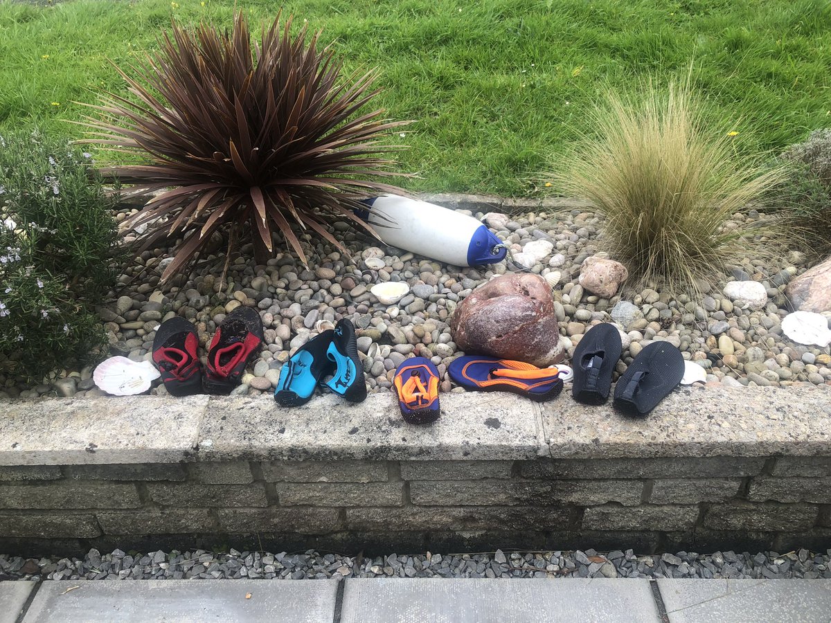 LynnetteJones10's tweet image. Little mid morning dip! #oxwichbay #girlsweekend