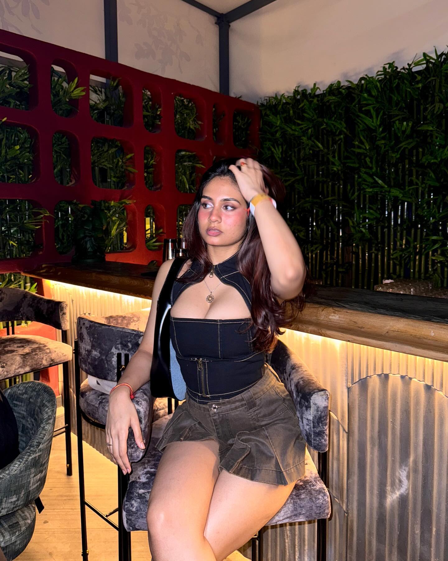 GLIdD_pbcAACLIR?format=jpg&name=large