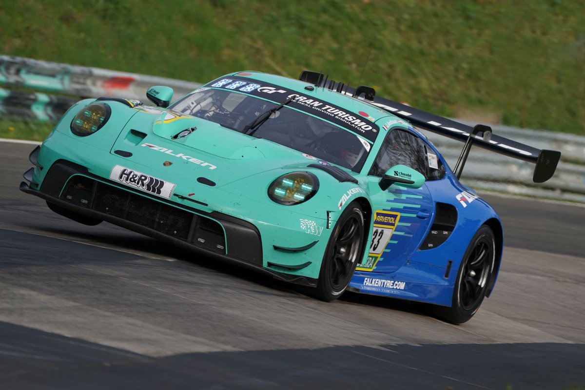 #NLS - Final sprint in the 2nd #Qualifiers race for the #24hNBR. Just over 30 min before the chequered flag, #SvenMüller in the #FalkenTyres #911GT3R #33 leads, the sister car is 3rd. Further positions: P5 - #911 #Manthey #EMA P17 - #54 #DinamicGT P18 - #5 @HerberthMotors1 P23…