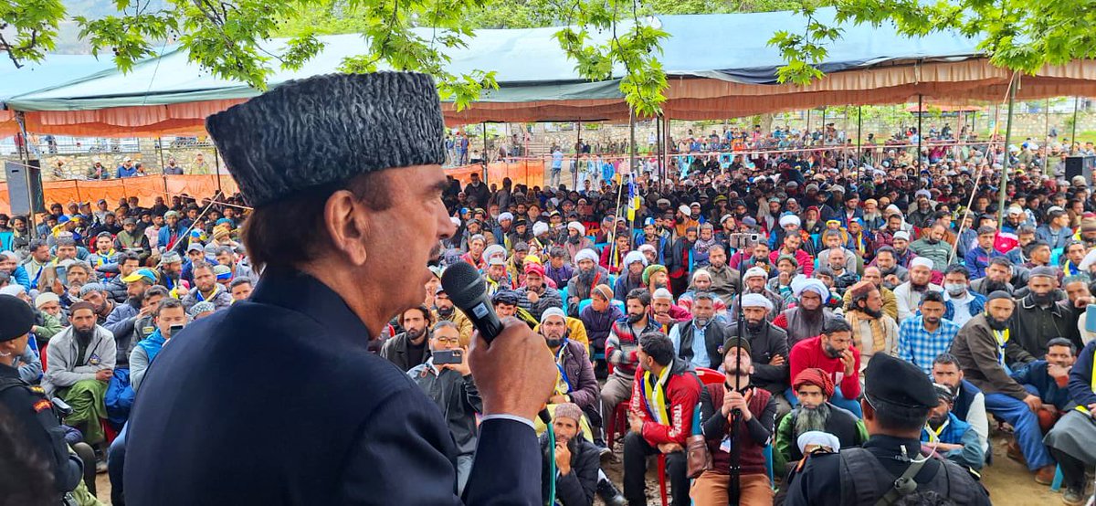 ghulamnazad's tweet photo. Addressed an energizing public meeting in Kishtwar despite the rain. It was heartening to see the large turnout. People recall our past of development and progress, a legacy we're committed to continuing. While others merely exploit, we've prioritized justice and development for all.