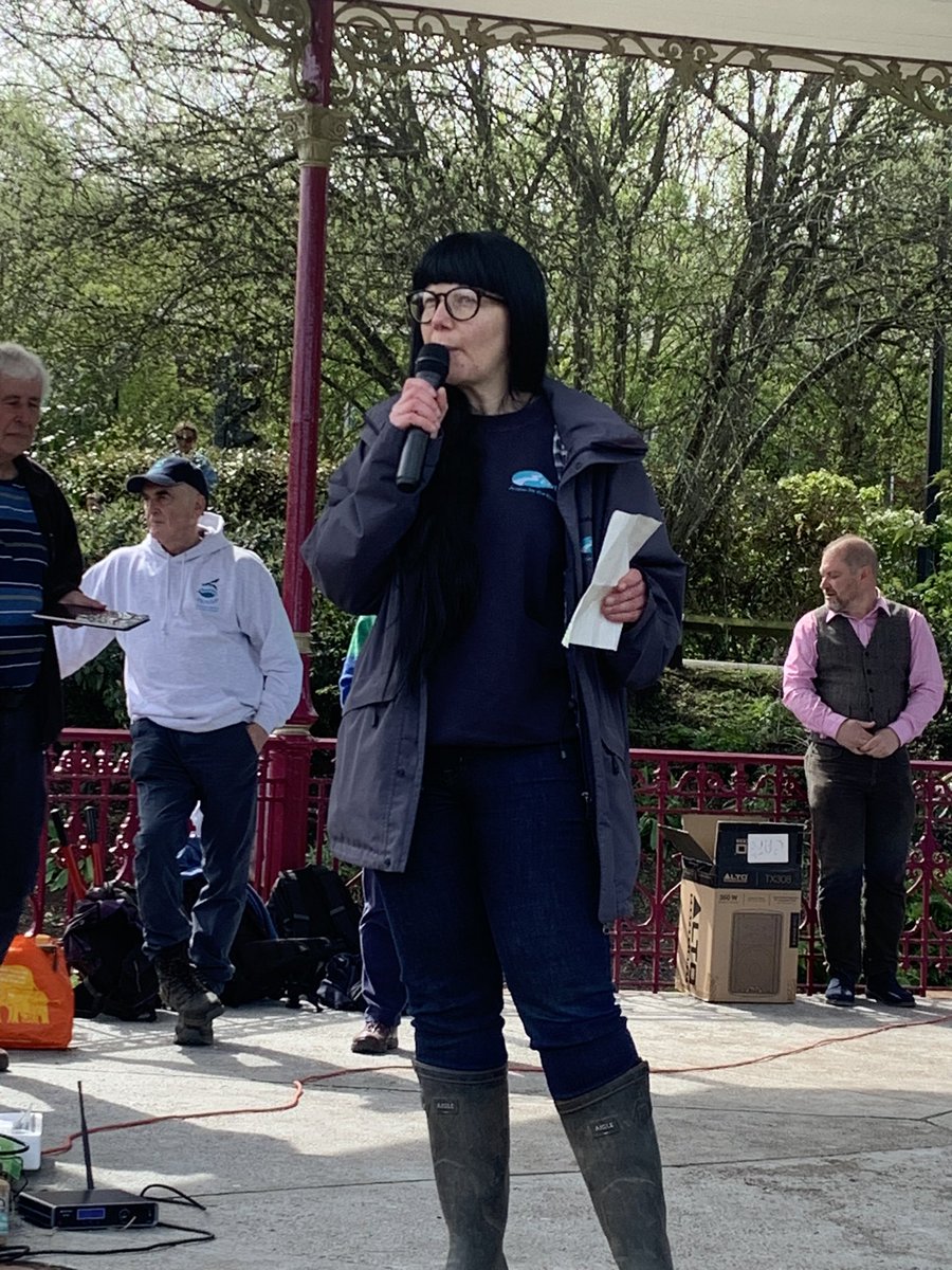 Today I had the honour of meeting @GreenJennyJones at the @ARKennet peaceful protest to end sewage pollution of rivers.

@TheJimMurray 
@AnglingTrust 
@AnothervoiceWB 
@KathHodgson 
@Petex70 
@Feargal_Sharkey 
@RichPitts 
@GuttridgeAndy