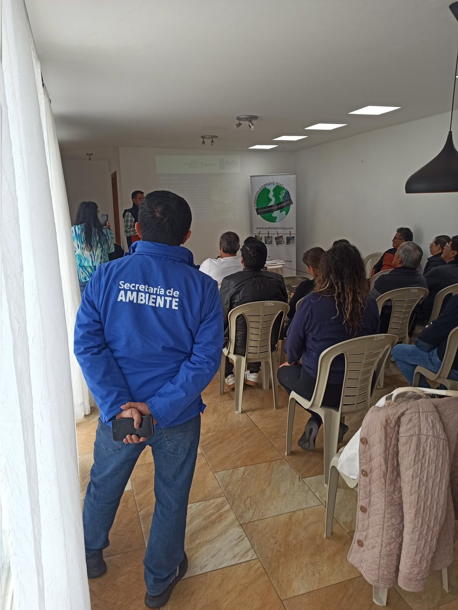QuebradasUnidas's tweet image. Nuestra comunidad se educa✅ sobre como DENUNCIAR infracciones en una quebrada. Gracias @ambientequito @amcquito por COMPARTIR CONOCIMIENTO.
@kimontare @BorisMantilla @KattySorayaTipn @movibel1 @cvale8aa @fragafriega1 @NorwalkCurtis