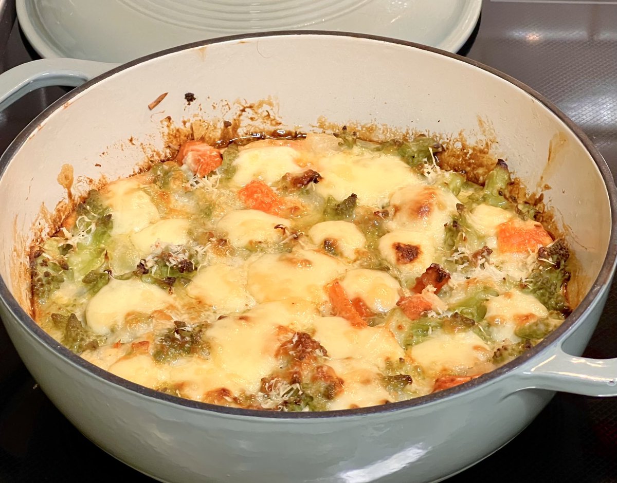 Baked broccoli romanesco from a few weeks back. Brocollo romanesco al forno.