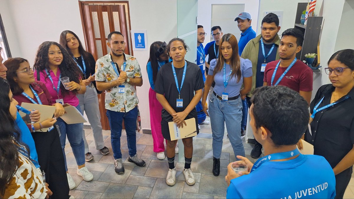 AquaJuventud's tweet photo. Dimos el primer paso hacia un futuro más brillante y sostenible con el inicio de nuestro programa formativo. 📚✨

Iniciamos con el Módulo I: Enfoque WASH- Un viaje hacia la comprensión y acción en agua, saneamiento e higiene. 💧🧼

 #AquaJuventud 
 #DesarrolloSostenible
#WASH https://t.co/6UPy78wjFy