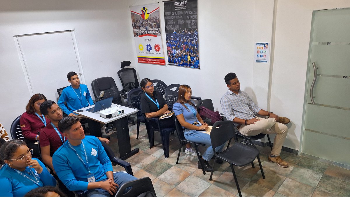 AquaJuventud's tweet photo. Dimos el primer paso hacia un futuro más brillante y sostenible con el inicio de nuestro programa formativo. 📚✨

Iniciamos con el Módulo I: Enfoque WASH- Un viaje hacia la comprensión y acción en agua, saneamiento e higiene. 💧🧼

 #AquaJuventud 
 #DesarrolloSostenible
#WASH https://t.co/6UPy78wjFy