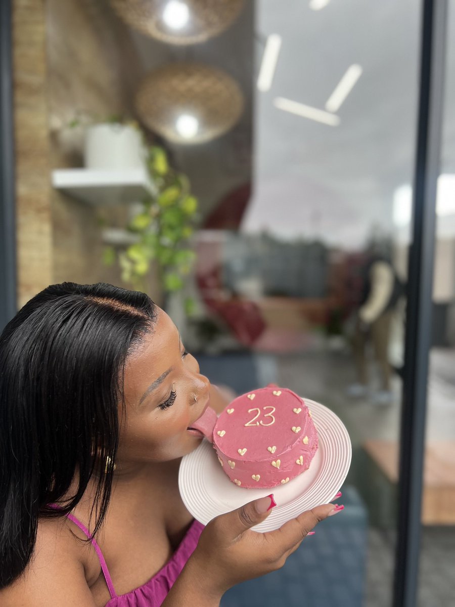 mpheaux's tweet photo. 23🤍 https://t.co/5CkVseBbng