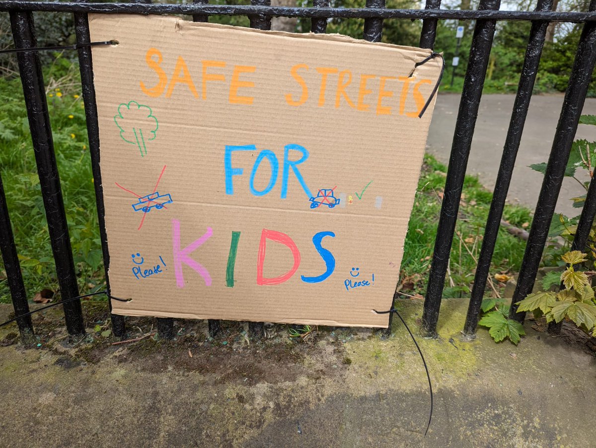 Great to hear from some local residents about the #LTN today. Lots of anger that it's coming out 

Of course it's not always the loudest voices we listen to. 

Sometimes some of the most important residents have the quietest voices, or aren't heard at all.

#StreetsForKids