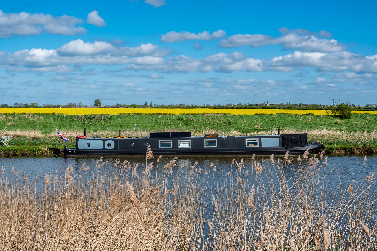 Fenland colours in lovely sunshine this morning.... @FascinatingFens @Fen_SCENE @ElyIslandPie @Itvanglia