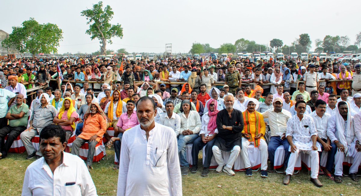 samrat4bjp's tweet photo. मुंगेर के ऐतिहासिक धरा पर अपनों के बीच...

#ModiKiGuarantee पर जन-जन को विश्वास, इसलिए #PhirEKBarModiSarkar चाहिए! https://t.co/6JO3L1fKPt