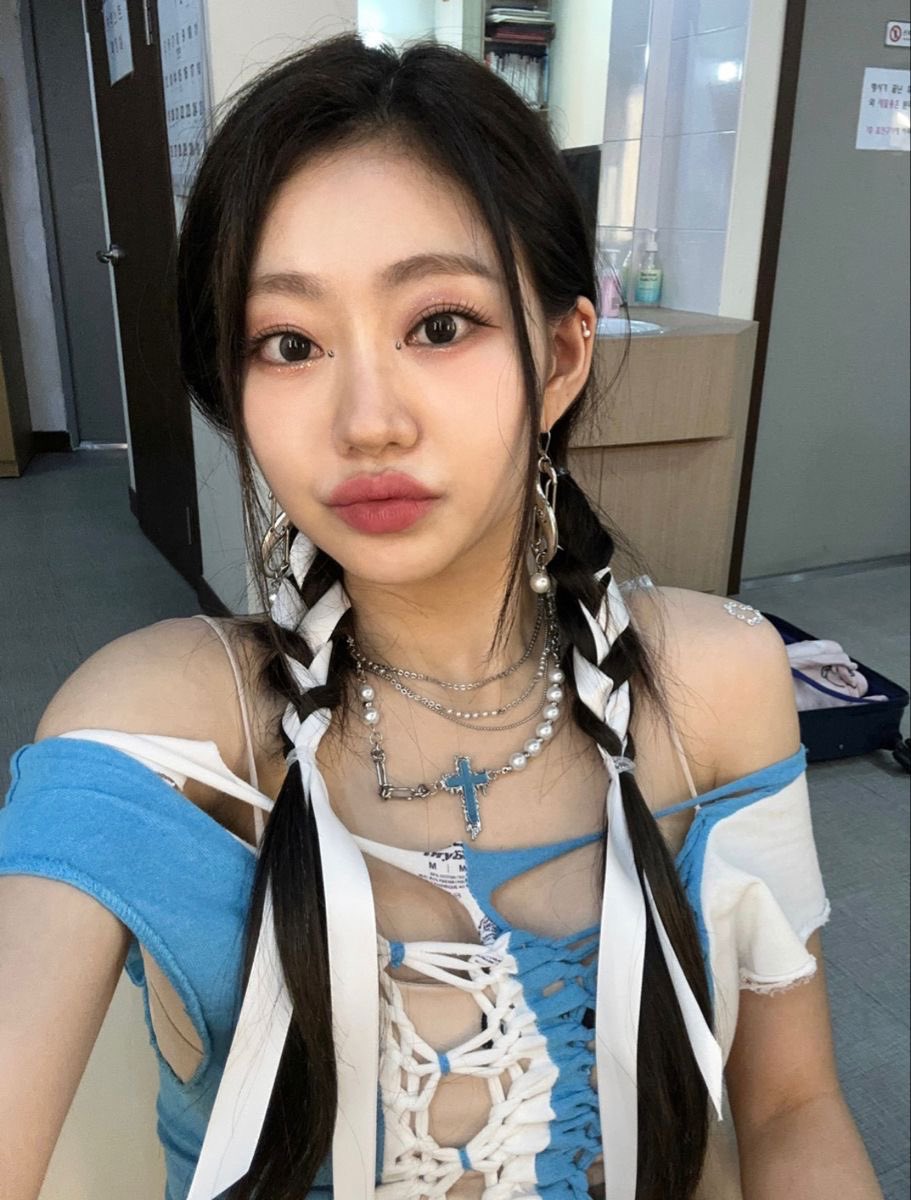 27134_'s tweet photo. #COACHELLA #KISSOFLIFE 

ขอพูดถึงวงลูกสาวหน่อยละกันคือจูลี่อยากจะไปแสดงบนคชล.เหมือนกัน ซึ่งจากที่ตามมาสักพักรู้สึกว่าพวกชียิ่งอยากขึ้นมากขึ้นเรื่อยๆ เลยหวังว่าพวกชีจะแมสในเร็วๆนี้และได้ถูกเชิญไปแสดงจริงๆนะ รับรองเรื่องไฮป์คนดูรับรองเรื่องร้องสดเลยเพราะร้องสดมาตั้งแต่เดบิ้วแล้ว https://t.co/z7iOdAcEcl