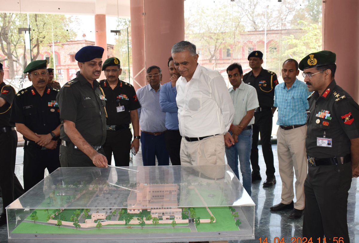 Lt Gen Daljit Singh #DGAFMS, accompanied by Maj Gen CG Muralidharan MG(Med) @SWComd_IA visited Command Military Dental Centre #CMDC #Jaipur. Brig Debanuj Dasgupta, Comdt briefed him about the dental coverage and functioning of the dental unit, as well as the new KLP of #CMDC .…