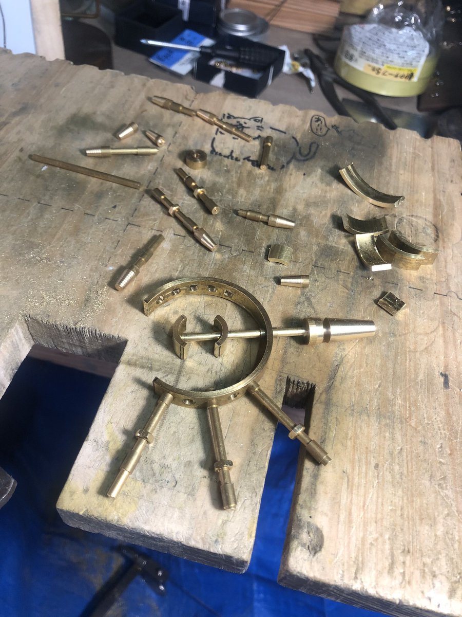 SiGMA7No0's tweet photo. ご依頼いただいてた作品！
元々看板としてデザインした作品「Black Market」

デザインを少し変えてアクセサリースタンドとしてご依頼をくださいました。

完成前から既に置き場所を考えてくださって、更に「デザインに惚れた」と言っていただきとても嬉しかったです！ https://t.co/OvyJZkYfGt