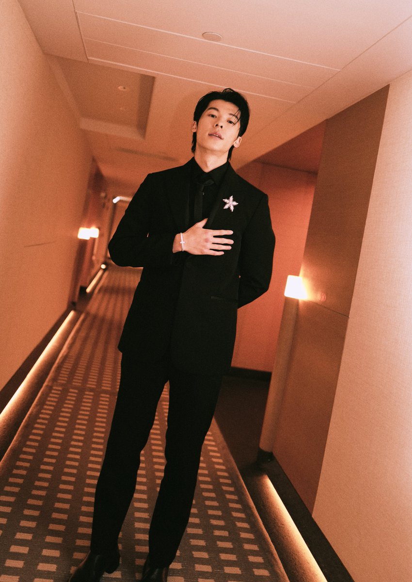forguanghan's tweet photo. Xu Guanghan for 42nd Hong Kong Film Awards 🏆

Top: Fendi
Brooch: Jean Schlumberger by Tiffany

#XuGuanghan #GregHsu #许光汉 #許光漢 https://t.co/jHT26QNzkk