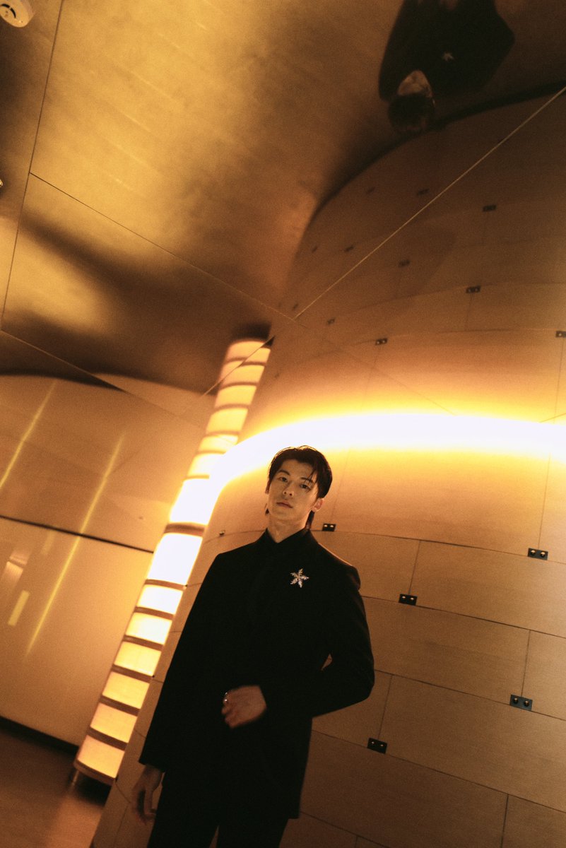 forguanghan's tweet photo. Xu Guanghan for 42nd Hong Kong Film Awards 🏆

Top: Fendi
Brooch: Jean Schlumberger by Tiffany

#XuGuanghan #GregHsu #许光汉 #許光漢 https://t.co/jHT26QNzkk