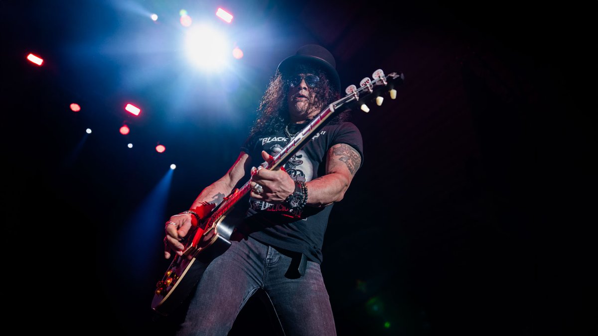 SlashArmy_ARG's tweet photo. โก SMKC en Copenhague, Dinamarca ๐ฉ๐ฐ | 12/04/24
๐ธ: Eddie Michel
โข
โข
โข
#slash #kbhallen #theriverisrisingtour https://t.co/fAISBbu5j6