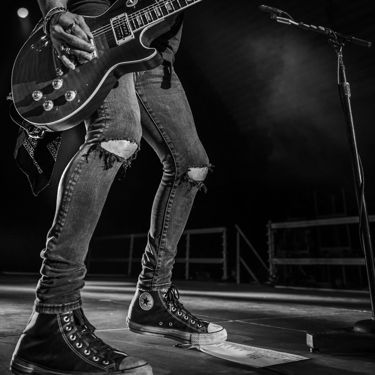 SlashArmy_ARG's tweet photo. โก SMKC en Copenhague, Dinamarca ๐ฉ๐ฐ | 12/04/24
๐ธ: Eddie Michel
โข
โข
โข
#slash #kbhallen #theriverisrisingtour https://t.co/fAISBbu5j6
