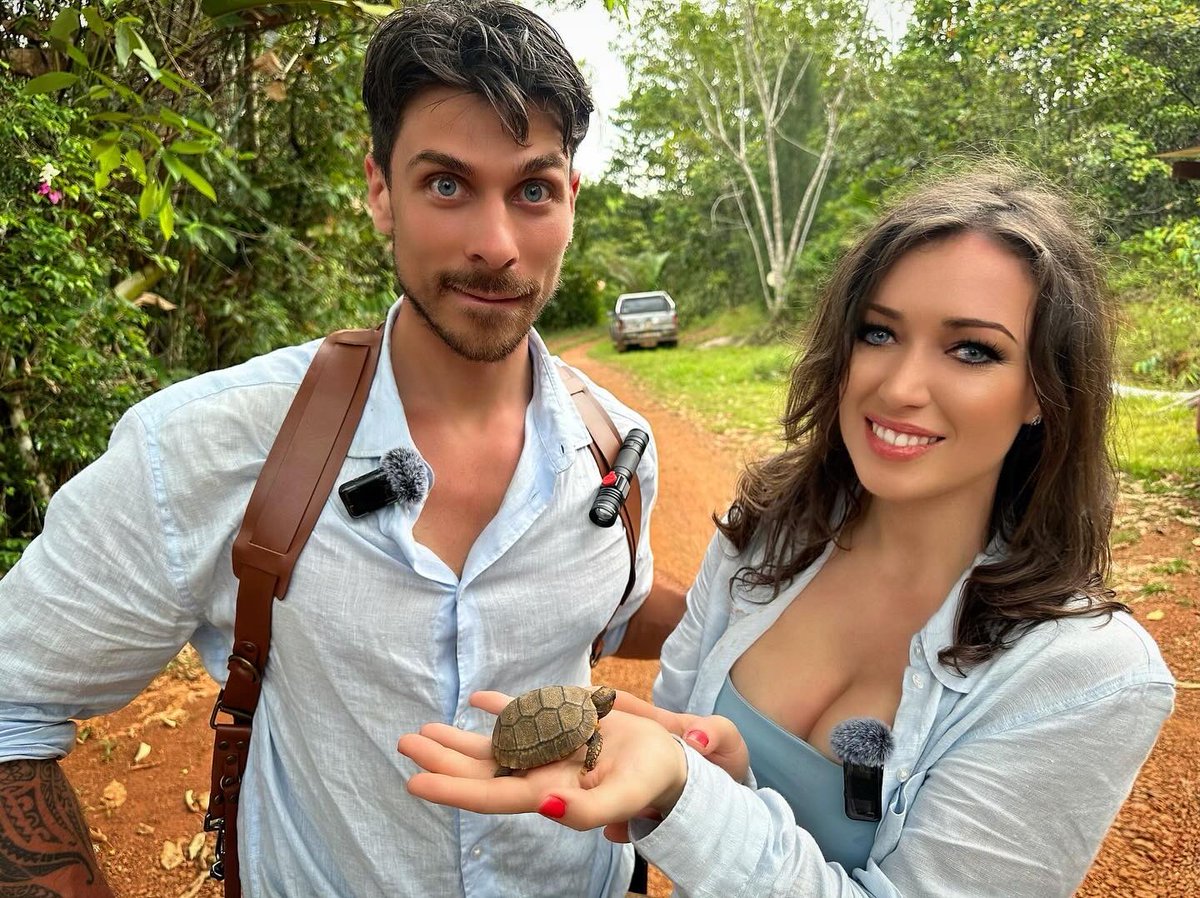 Pendant notre aventure,Yvan et moi sommes allés à l’Association Degrad Tortue Guyane 🐢 qui gère un centre de tortues tropicales à Roura, en Guyane française. Avec environ 450 tortues, situé à 40 km de Cayenne, ce pôle pédagogique et scientifique établi sur 2 hectares est unique.