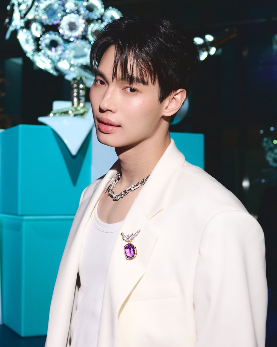 TiffanyAndCo's tweet photo. #WinMetawin #Baifernand #GenHoshino, among others. Download the app today to reserve tickets: https://t.co/67CwByqoYY...
#TiffanyWonder #TiffanyExhibition #TiffanyAndCo https://t.co/e9RhTELHRy