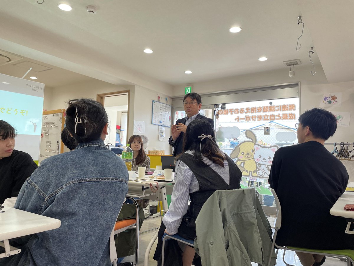 sato_masataka's tweet photo. 初VotersCafe、あ〜楽しかった!
高校3年生から大学生、若手社会人のみんなにヒントも元気もたくさんもらいました。共に登壇した立石りお中野区議、清水友紀開成町議から学ぶことも多々。
貴重な機会をくださったDAKKOの皆さんに心より感謝です!
#DAKKO
#VotersCafe
#主権者教育 https://t.co/DTETMDolyU