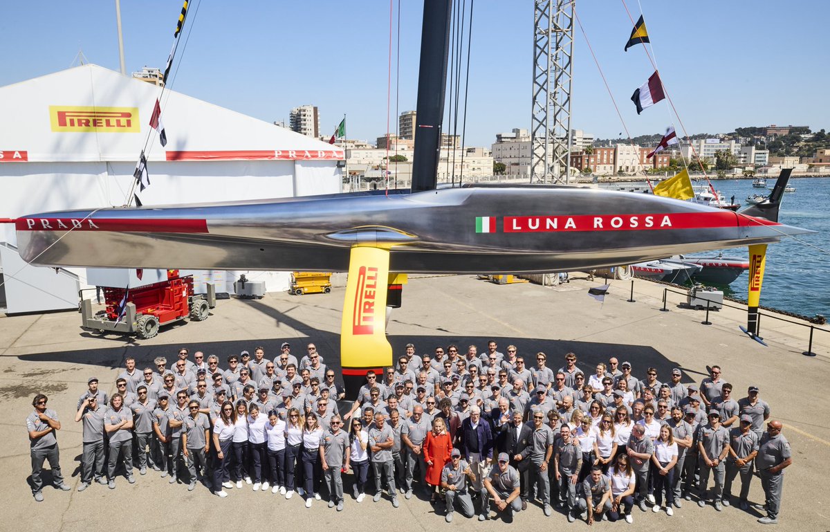 The Luna Rossa Team #LunaRossa #LunaRossaPradaPirelli #AmericasCup #Sailing #Sailor #FoilingBoat