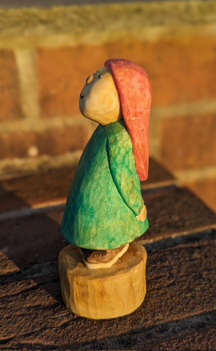 Look to the skies ❤️

@Madein_Mon @RobertSorby #woodcarving #whittling #woodlove #carvedcharacter #handcarved #slöjd