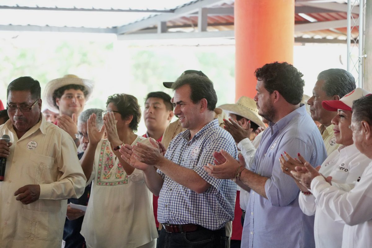 Pepe_Yunes's tweet image. El magisterio de #Cosoleacaque es un gran ejemplo de las ganas que tiene #Veracruz por un cambio y ese cambio lo representamos nosotros.
#PepeGobernador