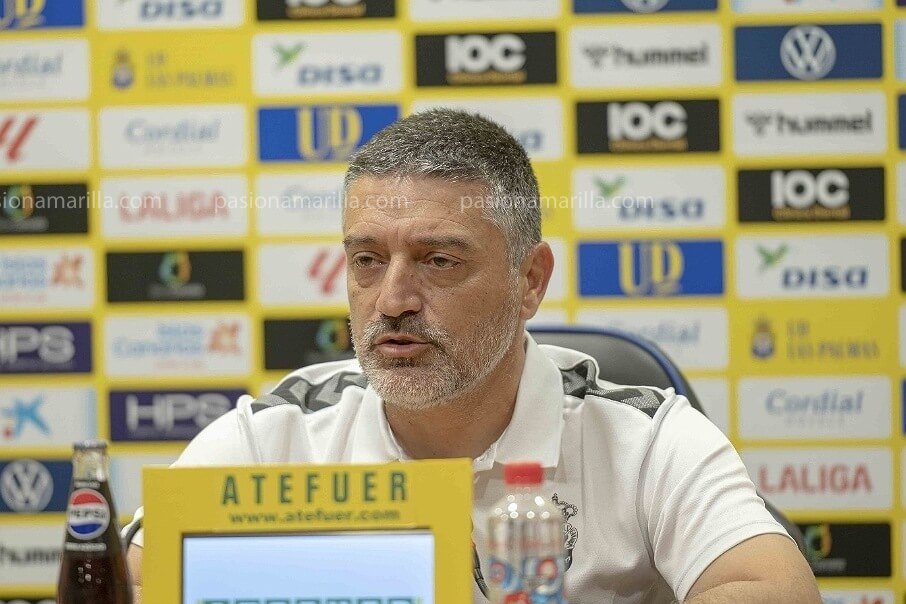 🎙 García Pimienta: 'He visto la expulsión repetida y no es ni falta' 📄🖋⚽️
#LasPalmasSevillaFC #LALIGAEASPORTS 
Síguelo aquí  👉  tinyurl.com/26mxerzh