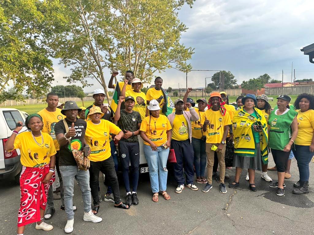 Ward 67 Jabulani Buthelezi branch in mamelodi Zone Led by the youngest Councilor in the Tshwane region Cllr Sizwe Tsiane 🟡🟢⚫✊🏾 1ST BALLOT PAPER #VoteANC 2 Ballot paper #VoteANC 3 Ballot paper Vote #voteanc #VOTEANC2024