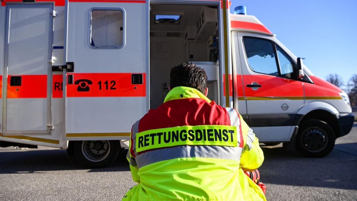 Motorradfahrer bei Kollision mit Auto schwer verletzt abendblatt.de/region/nieders…