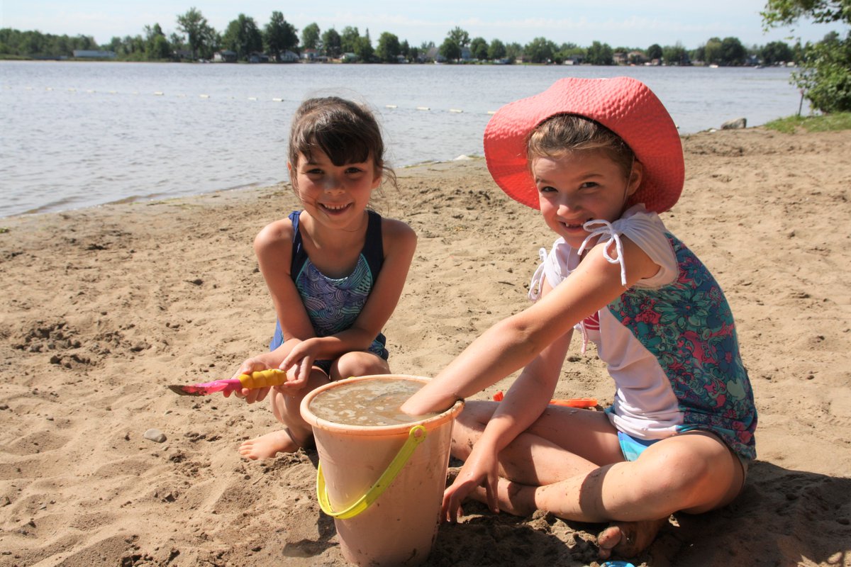 Love the great outdoors AND working with kids? Volunteer at Baxter’s day camp this summer! It’s a great way to gain experience and get those volunteer hours crossed off your list. Contact baxter@rvca.ca to learn more. #getoutside #volunteer #campcouncillor #daycamp