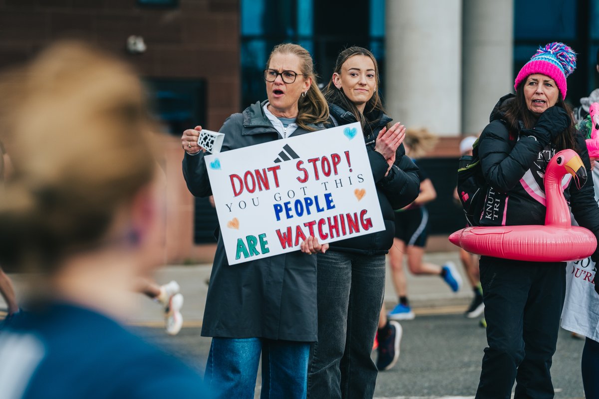 The support on route is AMAZING! 🔥 Thanks to everybody who has come out across Greater Manchester, including these beautiful people. Our online Supporter Hub is here: manchestermarathon.co.uk/supporter-hub/ #ManchesterMarathon