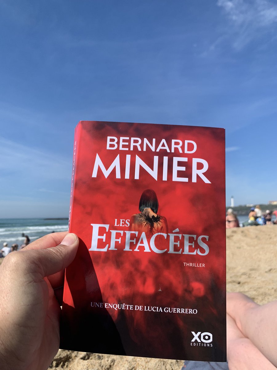 @Bernard_Minier Les effacées sur la Grande plage de Biarritz 🤘