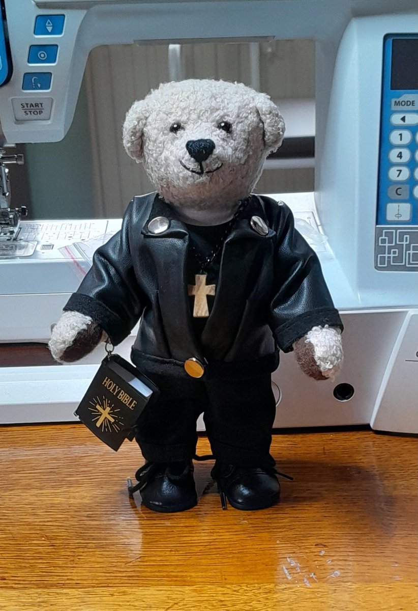 The Reverend Harry, biker vicar, settling in with the other SV Bears going to Lostwithiel in May 😊