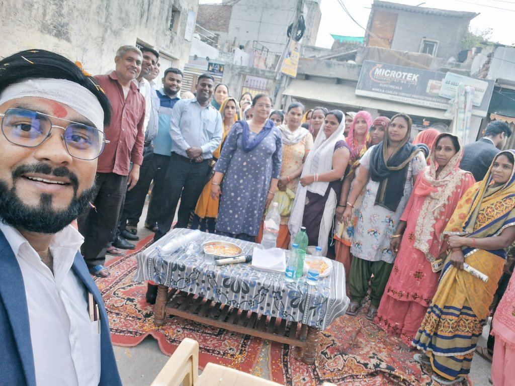 PmfmeD's tweet photo. #PMFME  #DSIIDC 13.04.2024 को Shanti Camp, Jaunapur, district south Delhi में आयोजित PMFME Scheme के जागरूकता शिविर की झलकें। योजना को अधिक जानने के लिए, कृपया
https://t.co/IOAEOZeXbD... पर क्लिक करें। और इस योजन
लाभ उठाने के लिए लॉगिन करें और अपने ऋण के लिए रजिस्टर करें। https://t.co/iwaIIm1zLa