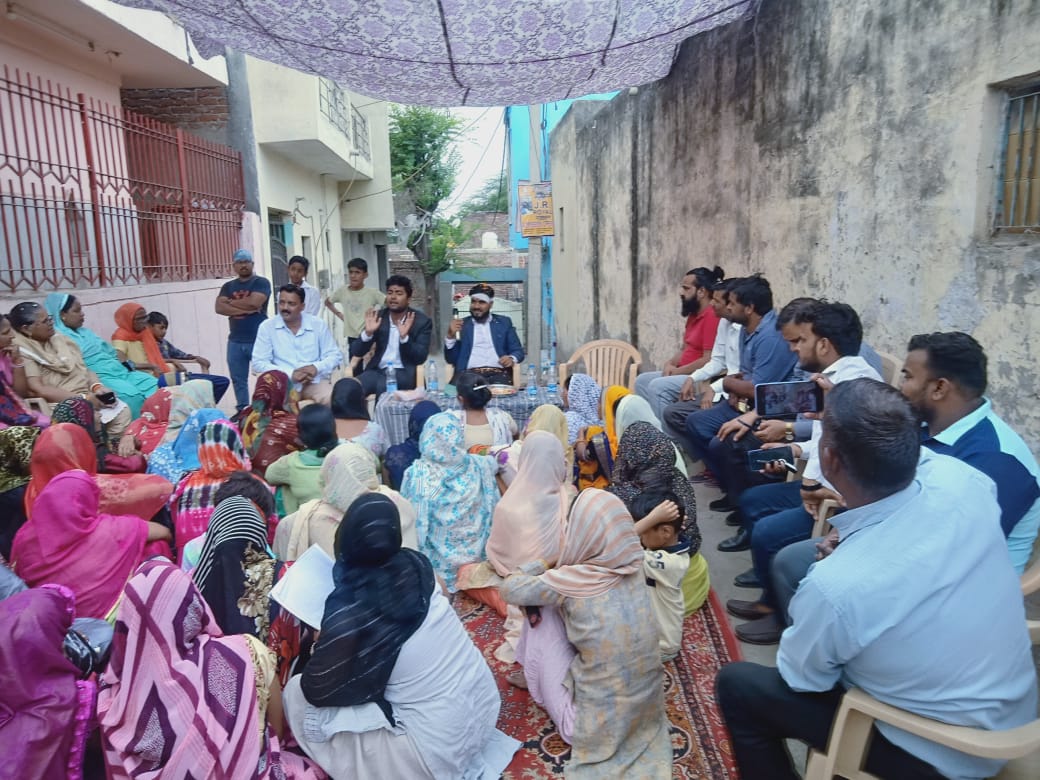PmfmeD's tweet photo. #PMFME  #DSIIDC 13.04.2024 को Shanti Camp, Jaunapur, district south Delhi में आयोजित PMFME Scheme के जागरूकता शिविर की झलकें। योजना को अधिक जानने के लिए, कृपया
https://t.co/IOAEOZeXbD... पर क्लिक करें। और इस योजन
लाभ उठाने के लिए लॉगिन करें और अपने ऋण के लिए रजिस्टर करें। https://t.co/iwaIIm1zLa
