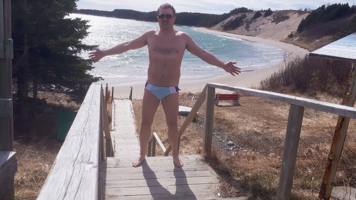 Raymond45158451's tweet photo. #aussiebum #aussiebumtribe Beachin has officially begun https://t.co/KwKuuevWB1