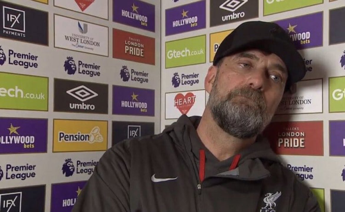 FootyHumour's tweet photo. When you realise your farewell tour is ending with just a Carabao Cup 😭😭🤣🤣 https://t.co/dIGZuurDLs