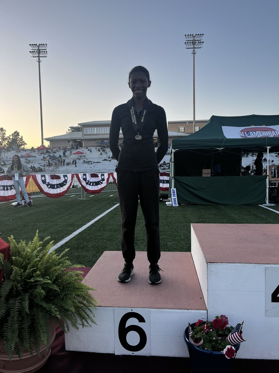 greenhopetfxc's tweet photo. 🚨SCHOOL RECORD ALERT! 🚨 
What a weekend for Junior Corinne Isaacs! ✅Made it to finals for the 100 &amp; 200 ✅ New PR’s in both events (12.16 &amp; 24.96) 🎟️ punched to regionals! ✅ Fastest 200 in school history! #TogetherWeRise #GHTF @GHHSSports https://t.co/N9fgNS4ix2