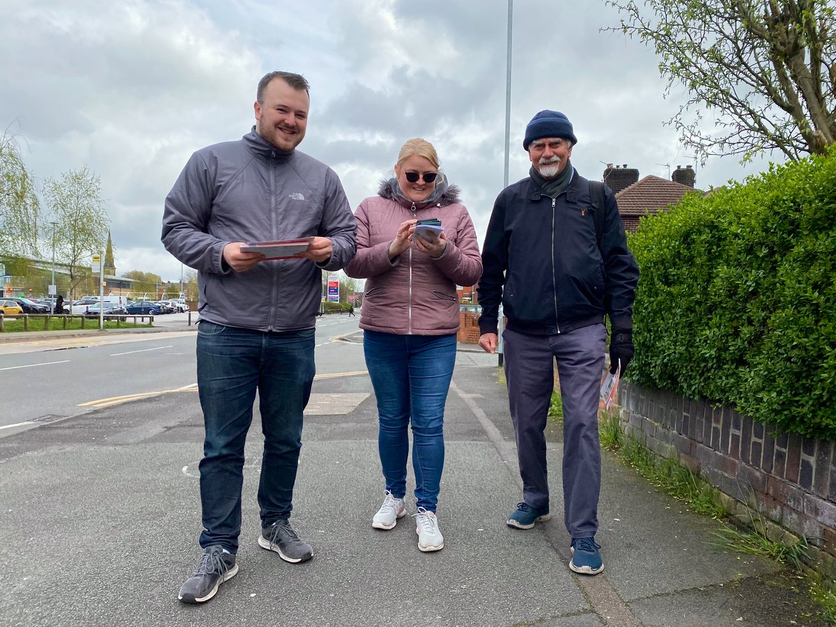 Great to join team Failsworth @oldhamlabour today in support of Kyle Phythian in West ward supporting the hard work of Pete Davis. Hopefully they will be also joined by Ken Rustige in East ward too 🤞🌹