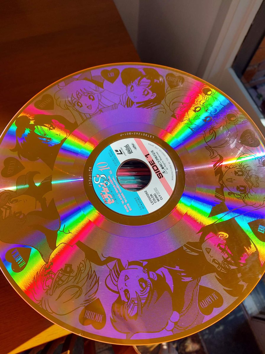 Papapishu's tweet photo. Found out about “pit art” laserdiscs https://t.co/tsLhIWxbKT