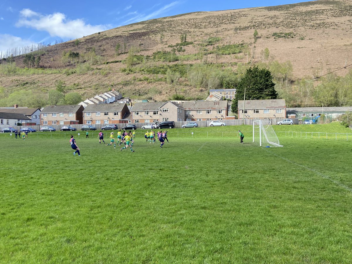 🏆@swwgl League Cup 📍Islwyn Road 💵Free📖None🏟️696 @WattsvilleFC Ladies 3 (OG 41 Brown 73 Walters 88) @CwmWelfareAFC Women 2 (Escott 38 67) Attendance 28 An absolutely stunning ground with an excellent game to add to that #groundhopping