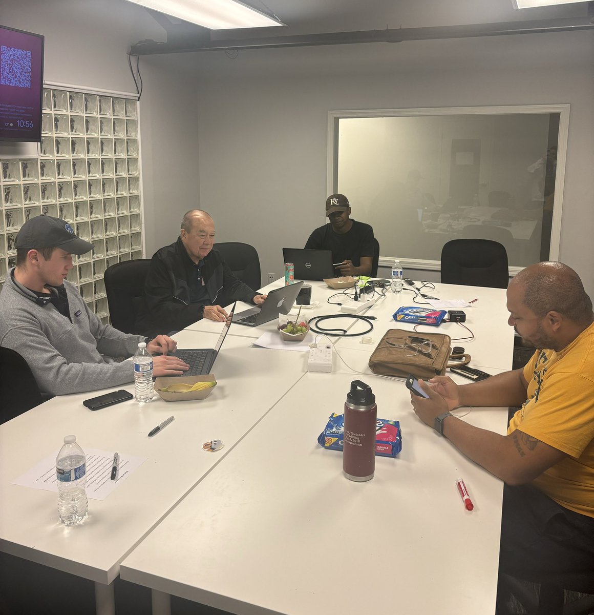 IT'S SHOWTIME!💡

Teams are working tirelessly to put the final touches on their brand-new businesses. Tonight, our six teams will present their thoroughly thought-out ideas to a panel of judges. 

Come watch the teams present! Pitches start at 5:30 PM. #SWLex #StartupWeekend