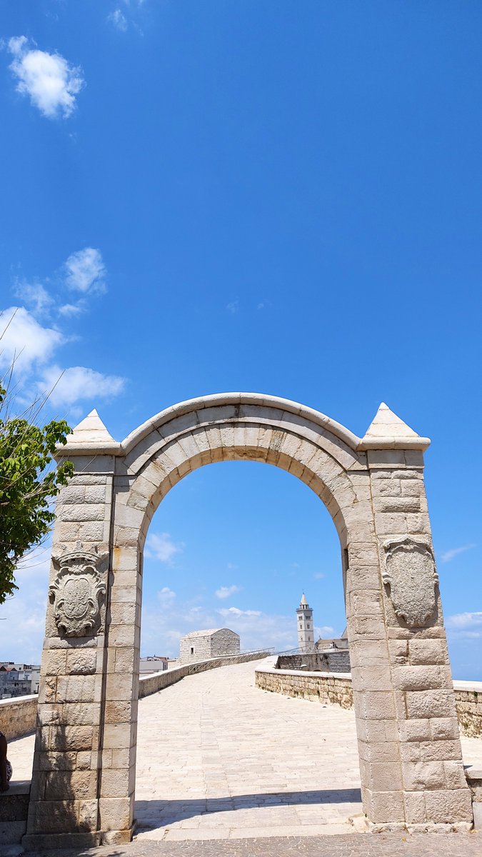 Porte aperte al cielo e alla bellezza.
#Primavera 
#springtime 
#SpringToJinfinity