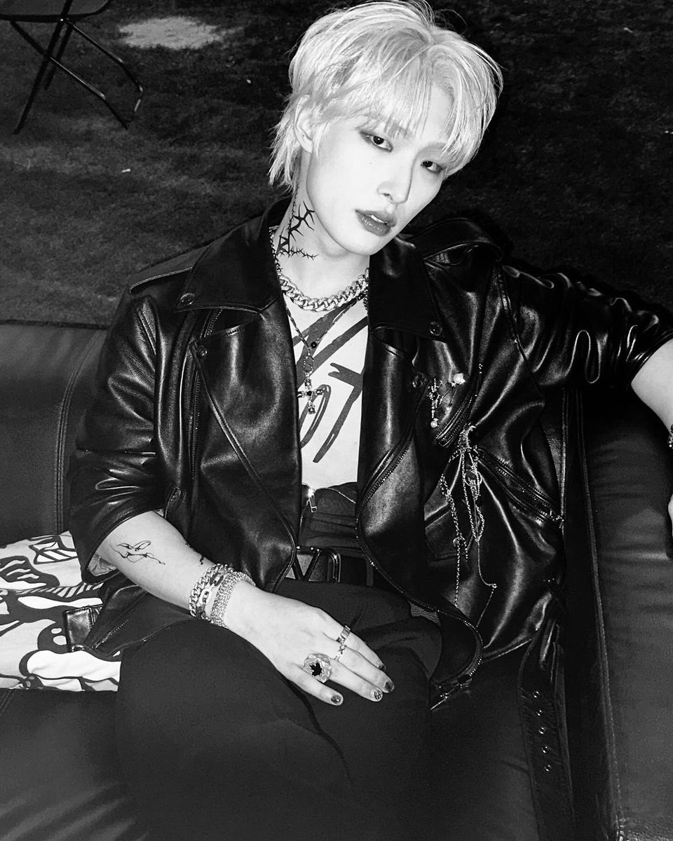 zhouang1024's tweet image. mingi posted on ig
[#fix_onstagram] what‘s up coachella thank u for ATINY 💋💋💋💋💋💋💋💋

@ATEEZofficial #ATEEZ #에이티즈