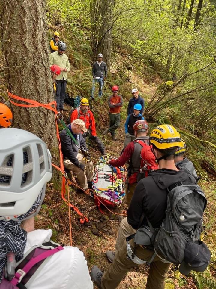 SilverStarSAR's tweet photo. Skamania SAR hosted Silver Star SAR yesterday for another joint training - Low Angle Ropes Rescue. #SoOthersMayLive  

https://t.co/0akkPAtaug https://t.co/EofJOQhhqr