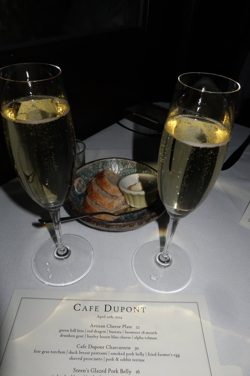 akaPMoe's tweet image. Happy 23rd Anniversary to us!!! Cafe DuPont was amazing! #weSTILLdo #est4/14 #theMOES 🙏🏽❤️🎉💍