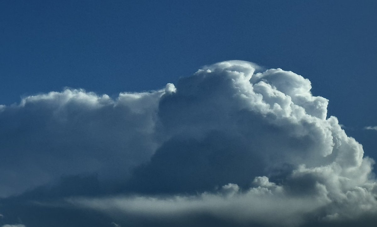 Pileus spotted over The Sperrins, Northern Ireland, by @cassidy_rachel
